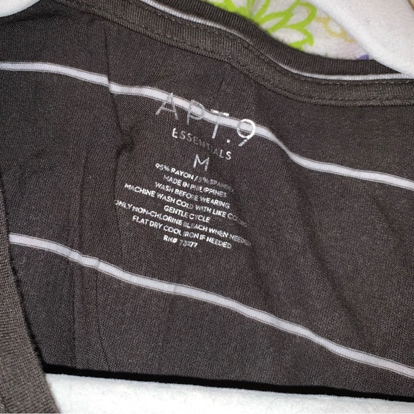 Apt 9 essentials MEDIUM olive green and white stripe long sleeve - Picture 2 of 3